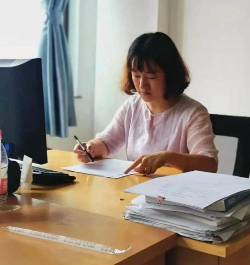 心有陽光 溫暖育人——記德育先進個人畢明媛的教育咨詢服務(wù)